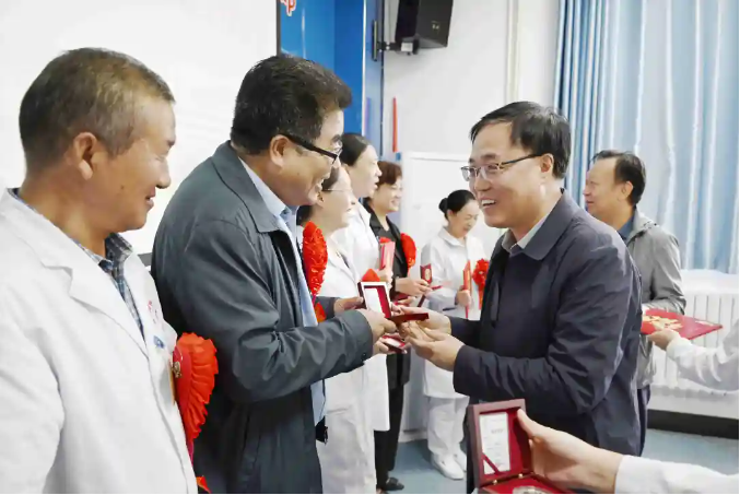 1759105207686532.png 企业微信截图_1759105125345.png